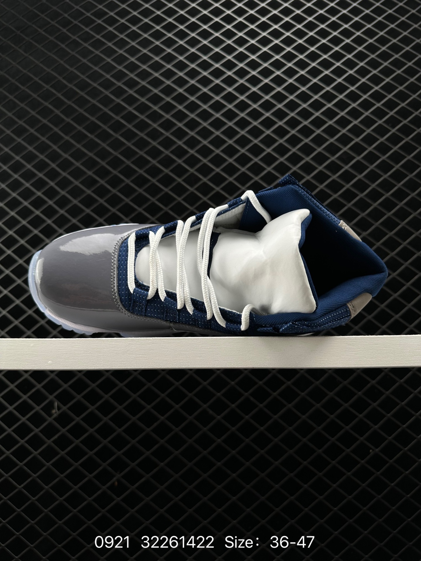 Nike Air Jordan 11 Retro Low”Concord“